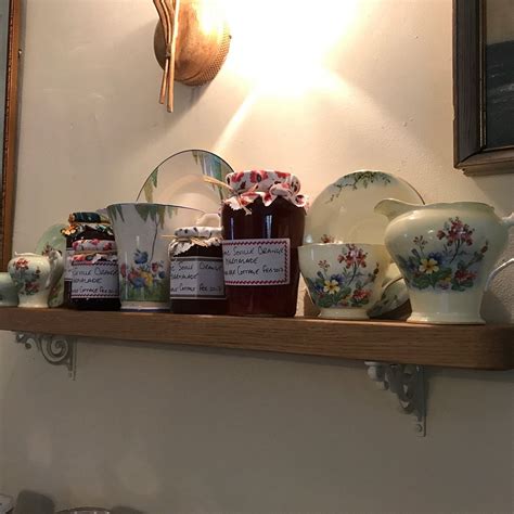 TRACEBRIDGE COTTAGE BED AND BREAKFAST (Wellington) - B&B Reviews ...