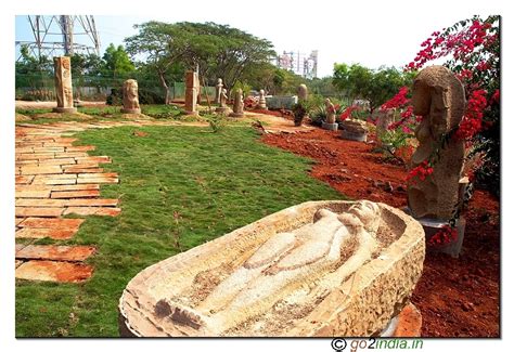 go2india.in : Sculptures at Kailasagiri park in Visakhapatnam