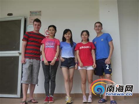 我院留学生参加海南欢乐节活动-国际教育学院