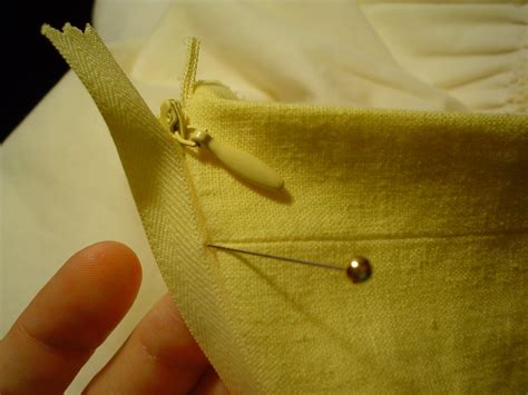 Sewing Invisible Zipper Tutorial 的图像结果