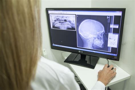 Signs of Jaw Fracture: Essential Symptoms Explained