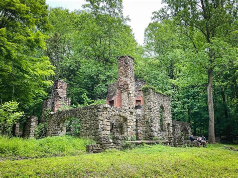 Cornish Estate Ruins | Trail Guide | Mountain-Hiking.com
