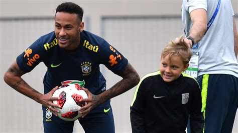 Neymar’s Family: 5 Fast Facts You Need to Know | Heavy.com