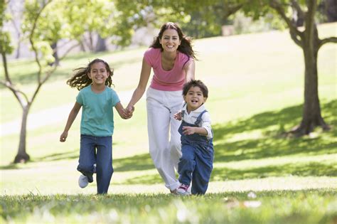 Active Moms Have More Active Kids, Study Says - Healthy Kids Today