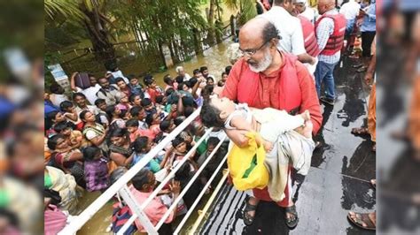 മാതൃകയാണ് ഇവർ; ചുമടെടുത്ത് ചൂലെടുത്ത് നമ്മുടെ നേതാക്കൾ | - News18 Malayalam