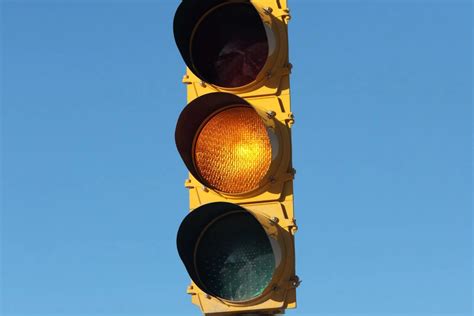 What Is A Yellow Traffic Light Mean at Marcelene Grant blog