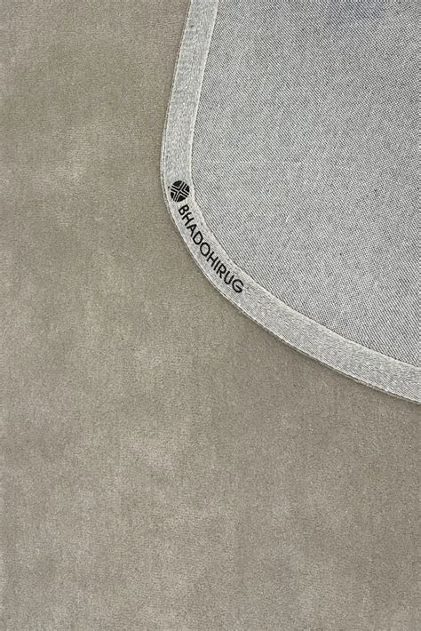 LA Femme Natural Hand Tufted Wool Rug – BHADOHIRUG