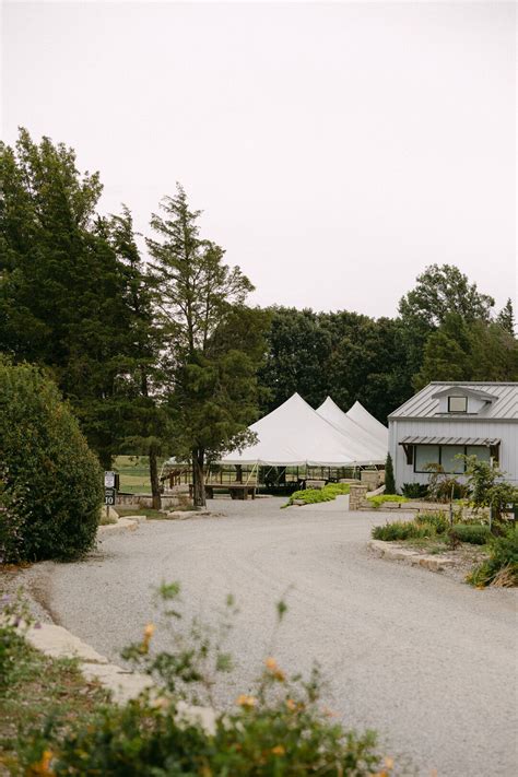 Elegant Wichita Vineyard Weddings at Prairie Hill