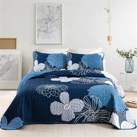 Amazon.com: Navy Blue Floral Quilts Set Full Size 3 Pieces Reversible ...