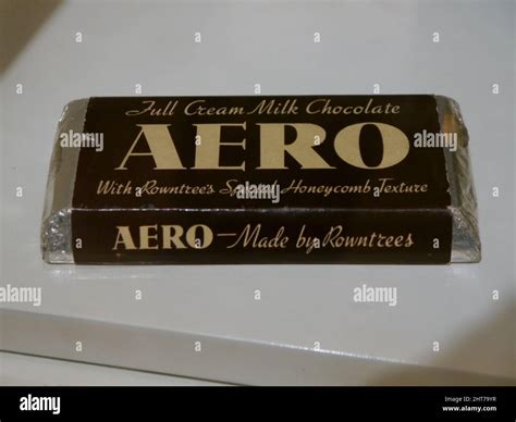 Aero bar chocolate hi-res stock photography and images - Alamy