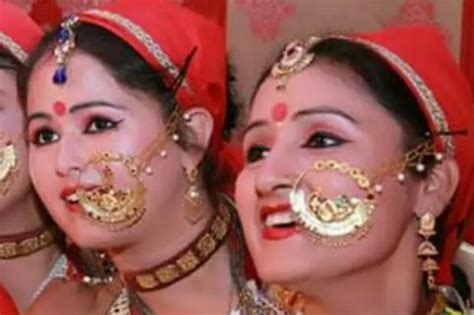 ‘Cultural Attire’ To Replace Convocation Gowns In a University In ...