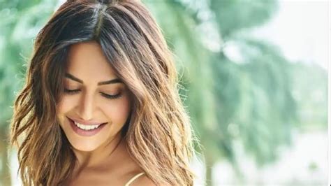 Kriti Kharbanda inappropriately touched, found hidden camera in her ...