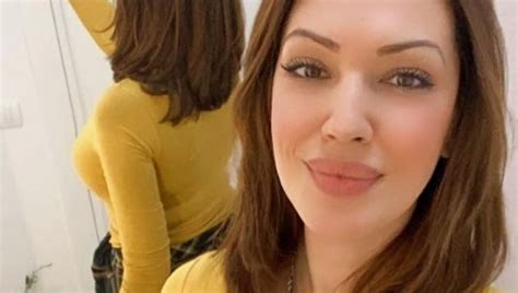 Novosti.rs | Galerija | VRELO IZDANJE SRPSKE VODITELJKE: Nina Radulović ...