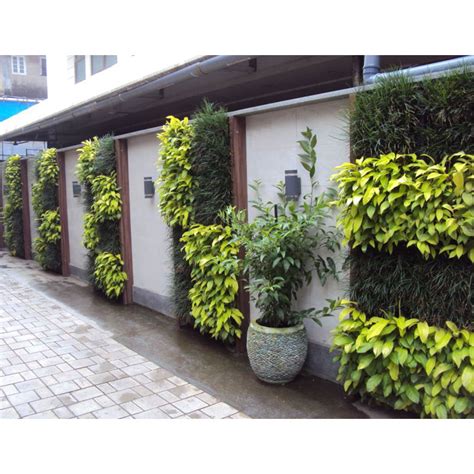 Vertical Gardens / Green Walls, Planters