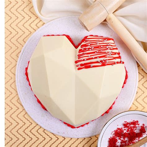 Order Heart Shaped Pinata Cake | YummyCake