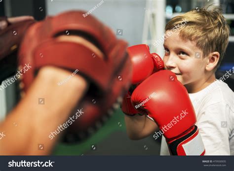 Boy Boxing 的图像结果