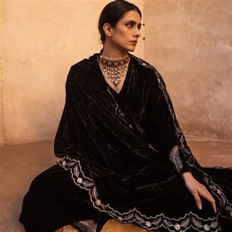 8 Elegant, Chic & Popular Outfit Ideas For Eid 2024 | LBB