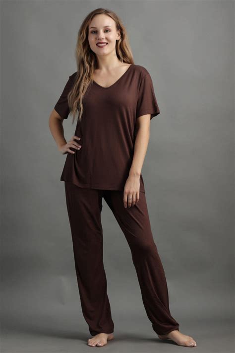 Comfortable V-Neck Pyjama Set with Slip-On Bottoms - Solid Print ...