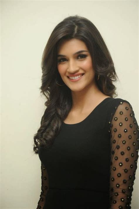Kriti Sanon Biography, Wiki, Dob, Height, Weight, Sun Sign, Native ...