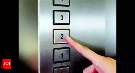 14 passengers stuck in Markapuram Railway station lift rescued ...