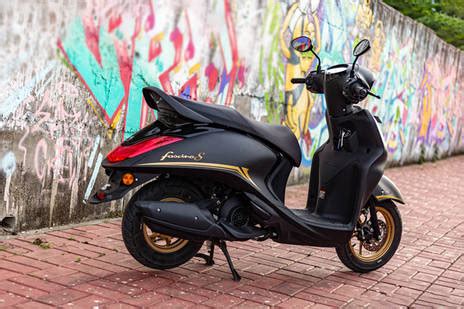 Yamaha Fascino 125 Fi Hybrid Exterior Images Gallery | Pearl Yamaha