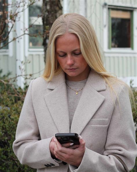 Bilderna på Jennifer Carlsson spreds: "Blev jätteorolig - de skrev om ...