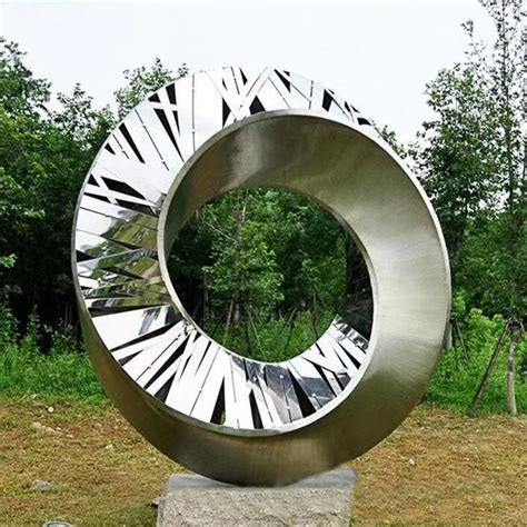 不锈钢圆环水景雕塑不锈钢发光圆环树雕塑地产景观小品_金属制品定制-站酷ZCOOL