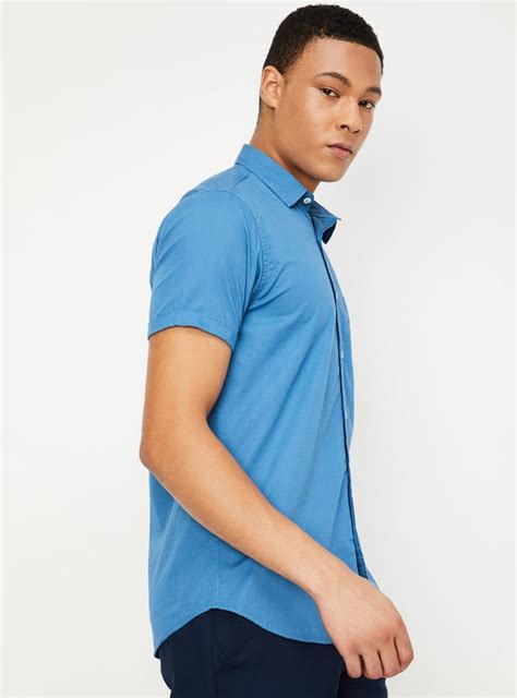 Buy Men Solid Slim Fit Casual Shirt Online at just Rs. 799.0 ...