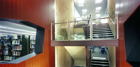 UQ Library 的图像结果