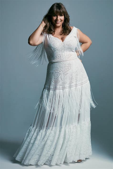 Bohemian lace wedding dress plus size | Honestweddingadvice.com