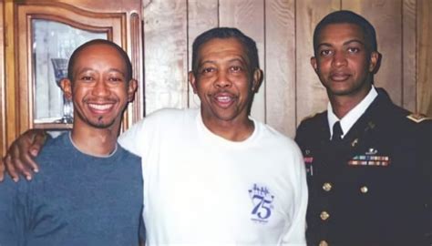 Ties of service: The unexpected brotherhood between two military ...