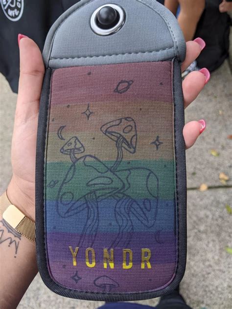 Student Pouch Artwork — Yondr
