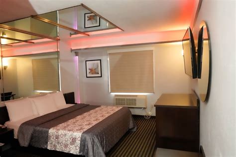 Standard King - Pelham Garden Motel | Bronx NY