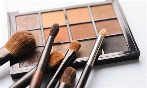 7 Rekomendasi Eyeshadow Palette Terbaik (Terbaru 2023) | Eyeshadow ...