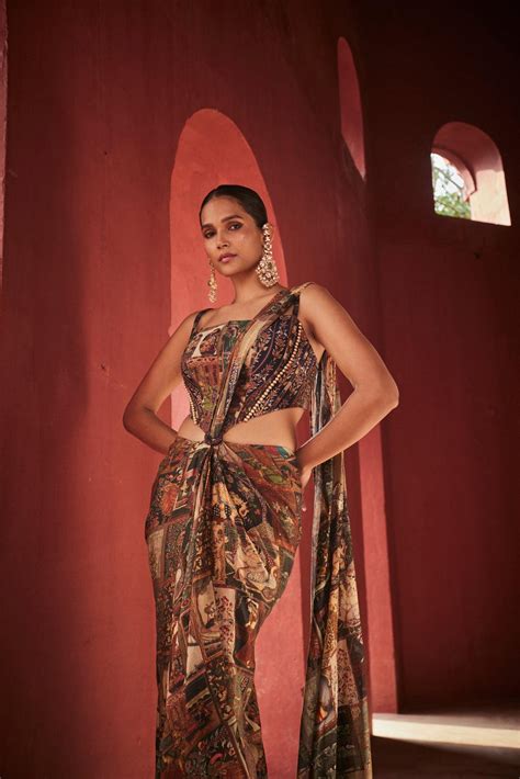 50 Corset Blouse Designs to Upgrade Your Ethnic Wardrobe