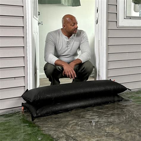 Quick Dam QDGG5-10 10-Piece Outdoor Water Activated Flood Barrier Grab ...