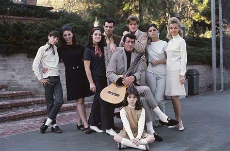 Dean Martin fue un padre amoroso para sus 8 hijos: conoce a la gran ...