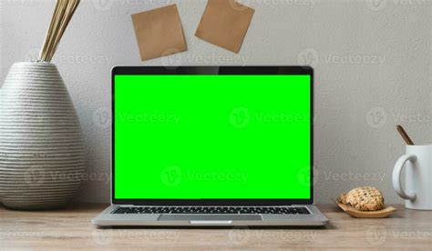 Computer Green Screen Background 的图像结果