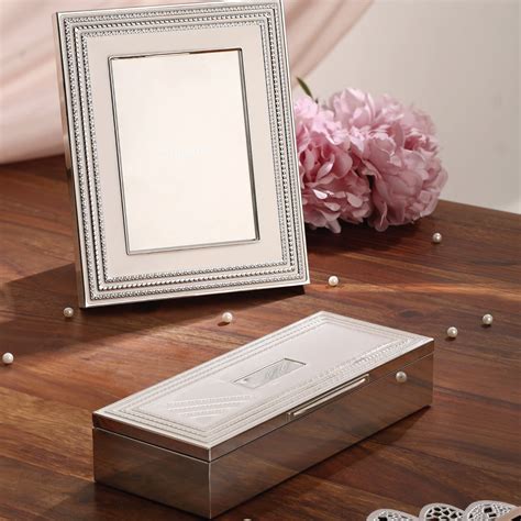 Luxury and Premium Silver Photo Frames | Best & Unique Photo Frame Designs