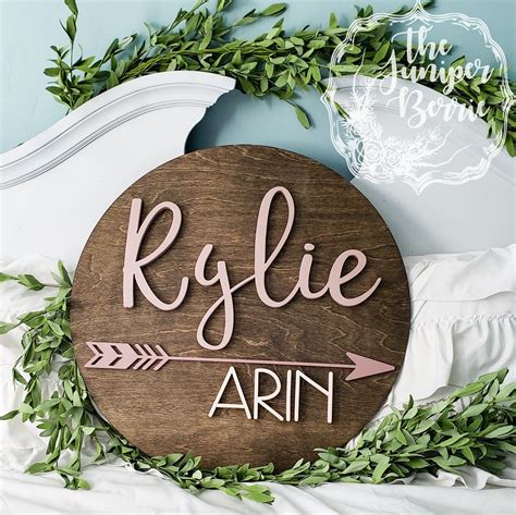 Custom Nursery Name Round Sign with Arrow | Baby Name Sign | Nursery ...