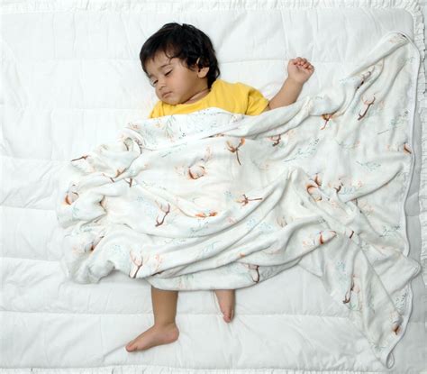 How to Choose the Right Age-appropriate Baby Blanket – Softsens Baby India