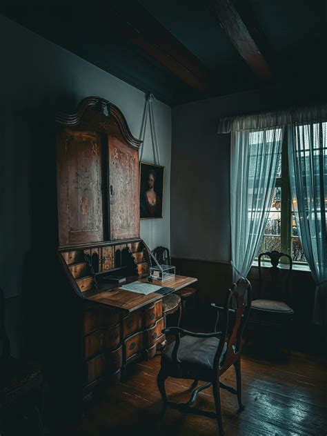 7 Vamp Romantic Home Décor Ideas