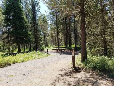 box-canyon-campground-island-park-id-08 | Campground Views