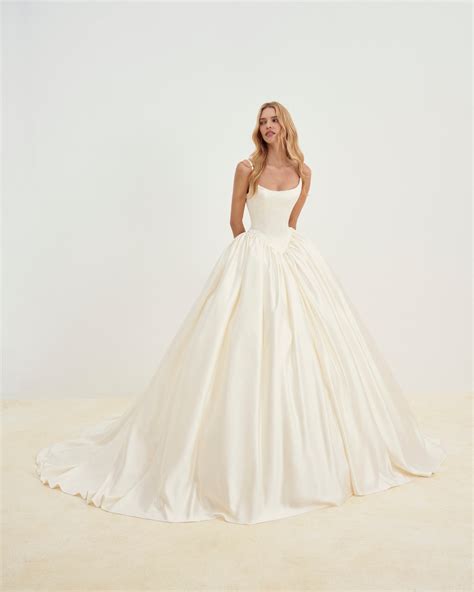 Types of wedding gowns 60 photos - Astyledwedding.com