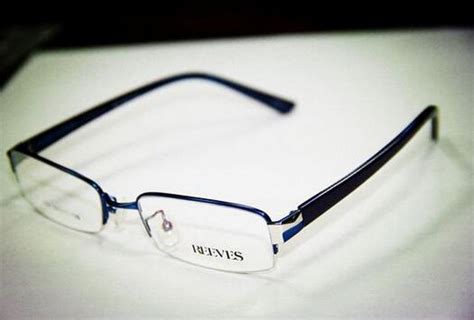 中国近视镜片排行榜_近视眼镜镜片十大品牌 近视眼镜镜片排名(3)_中国排行网