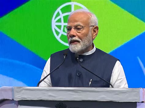 PM Modi inaugurates 4th Global Renewable Energy Investor's Meet in ...