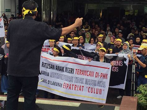 DEMO KARYAWAN INDOSAT Ooredoo, PROTES RESTRUKTURISASI TAK MASUK AKAL