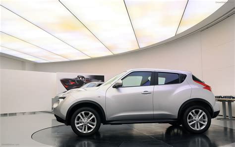Nissan JUKE Crossover 2011 Widescreen Exotic Car Wallpapers #32 of 62 : Diesel Station