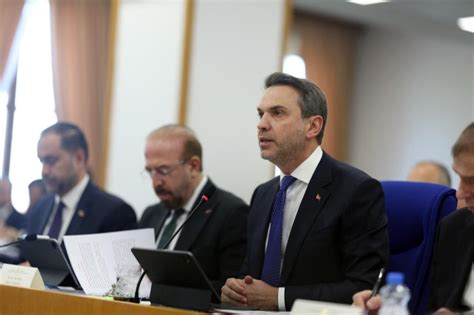 https://img.turkiyetoday.com/images/2025/12/5/turkiye-considering-investment-in-us-gas-projects-minister-says-3210860.jpg