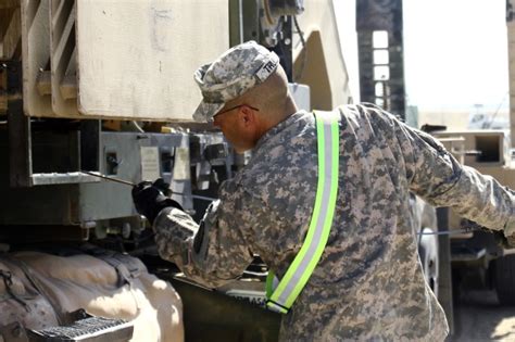 Soldiers keep vehicles moving down the road | Article | The United ...